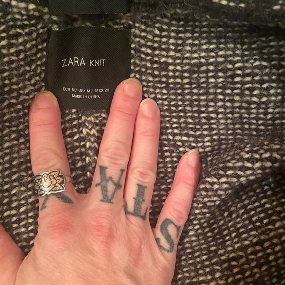 Zara Knit Oversized Sweater - Picture 3 of 4